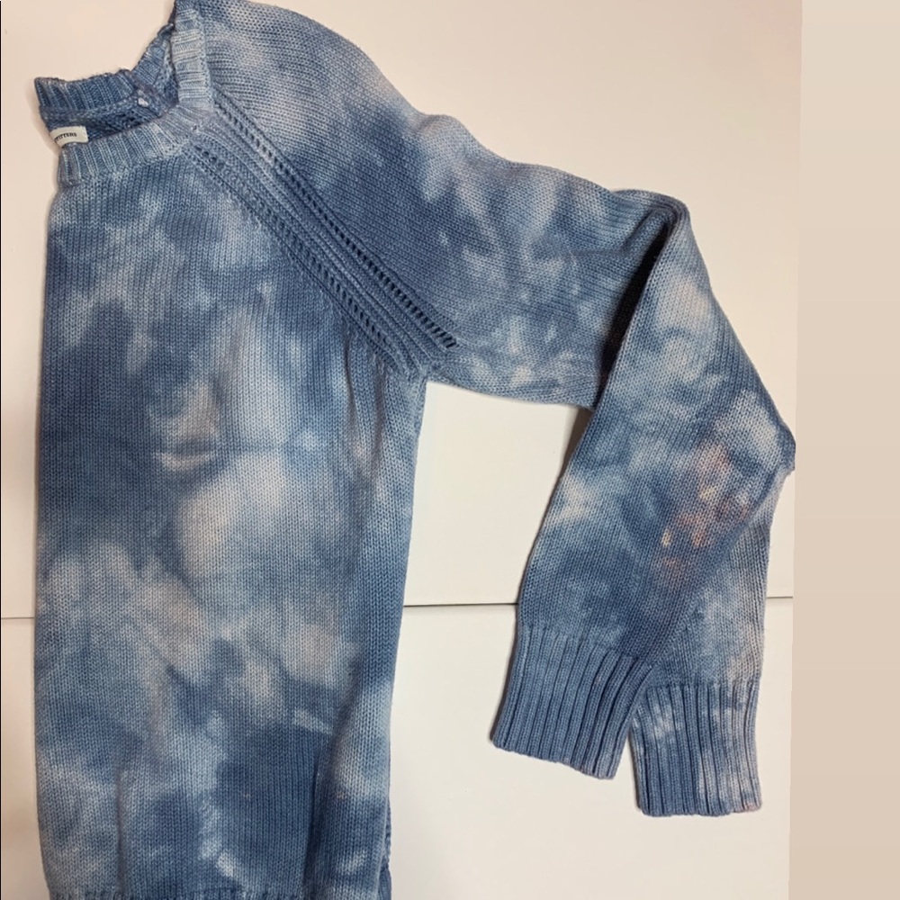 Blue cloudy sweater